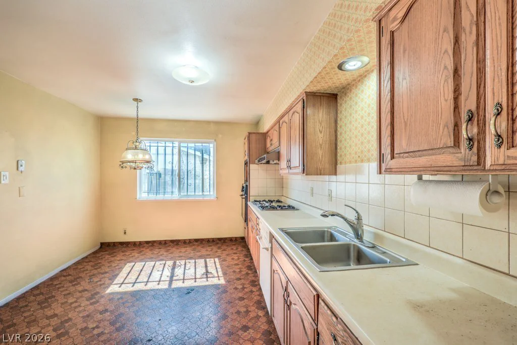 4943 Monterrey, Las Vegas, NV 89121