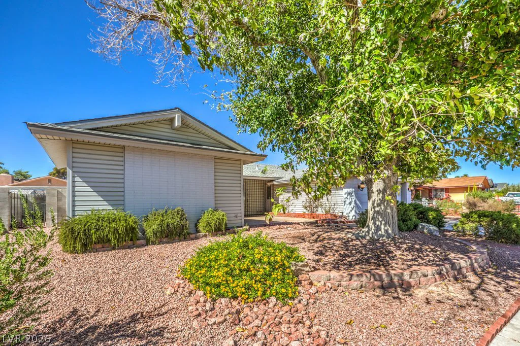 4943 Monterrey, Las Vegas, NV 89121