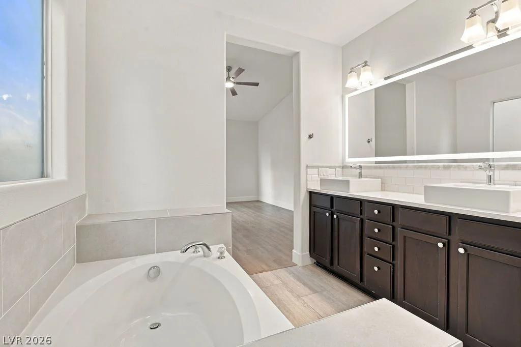 9174 Weeping Hollow, Las Vegas, NV 89178