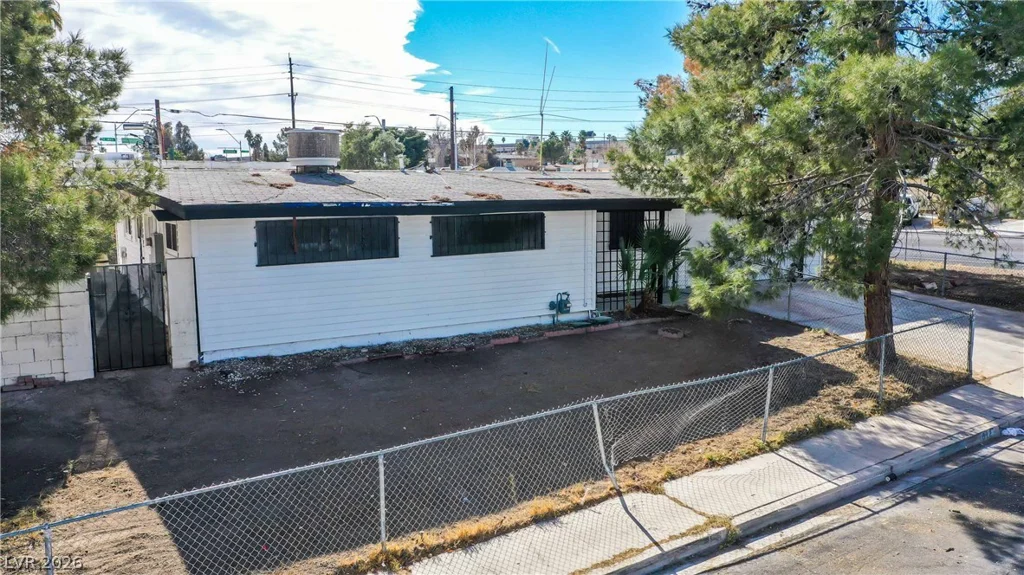 612 Bruce, Las Vegas, NV 89101