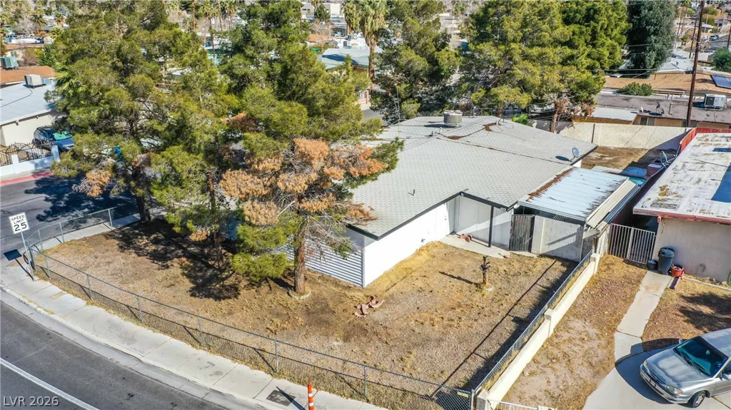 612 Bruce, Las Vegas, NV 89101