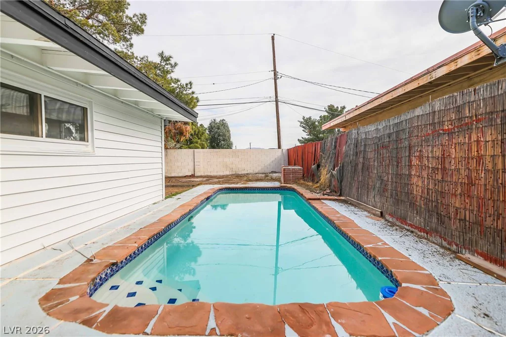 612 Bruce, Las Vegas, NV 89101