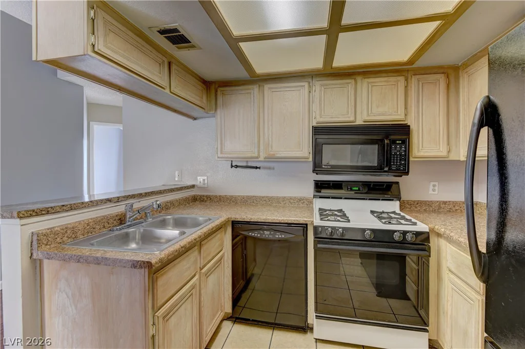820 Sloan, Las Vegas, NV 89110