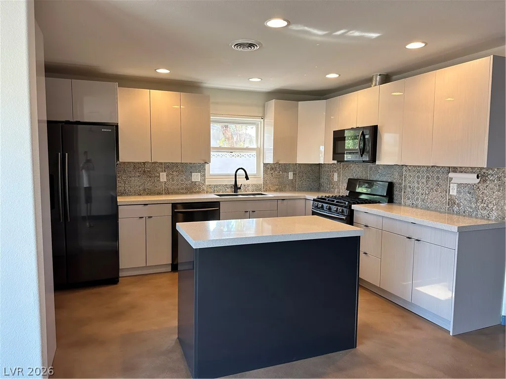 1518 Golden Arrow, Las Vegas, NV 89169