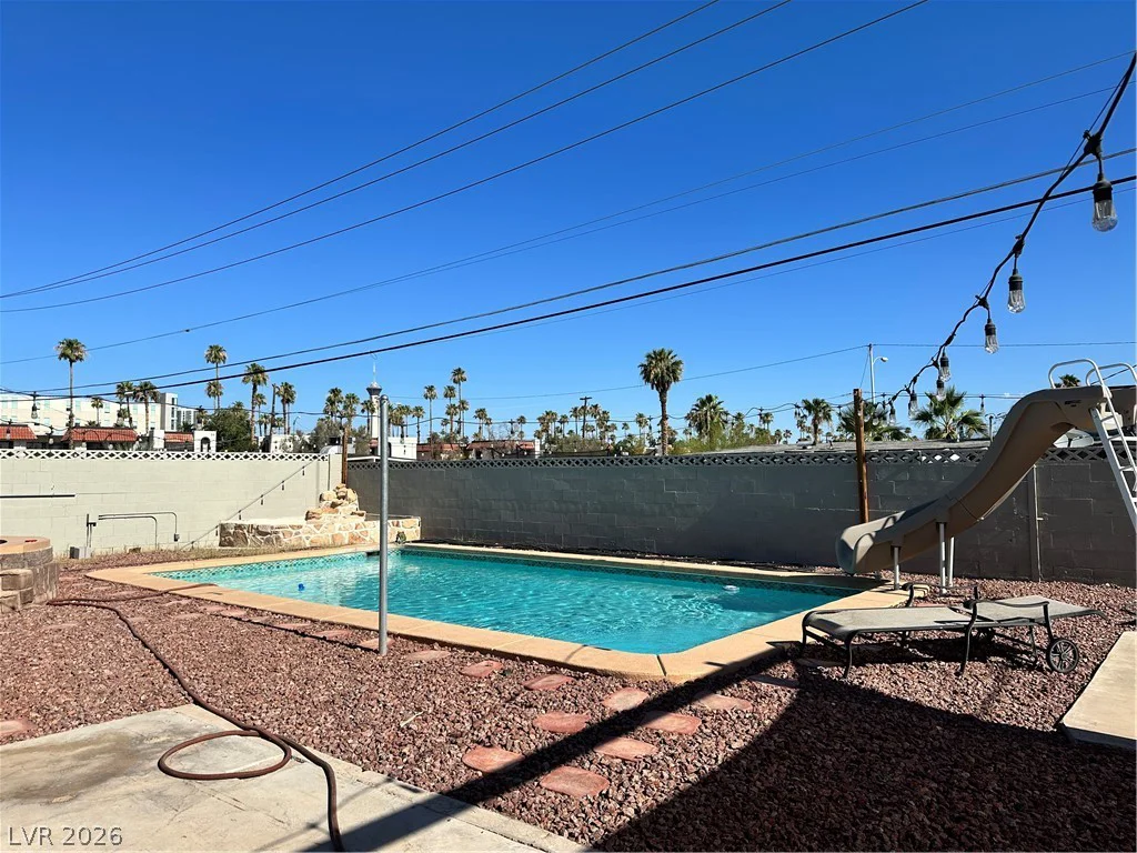 1518 Golden Arrow, Las Vegas, NV 89169