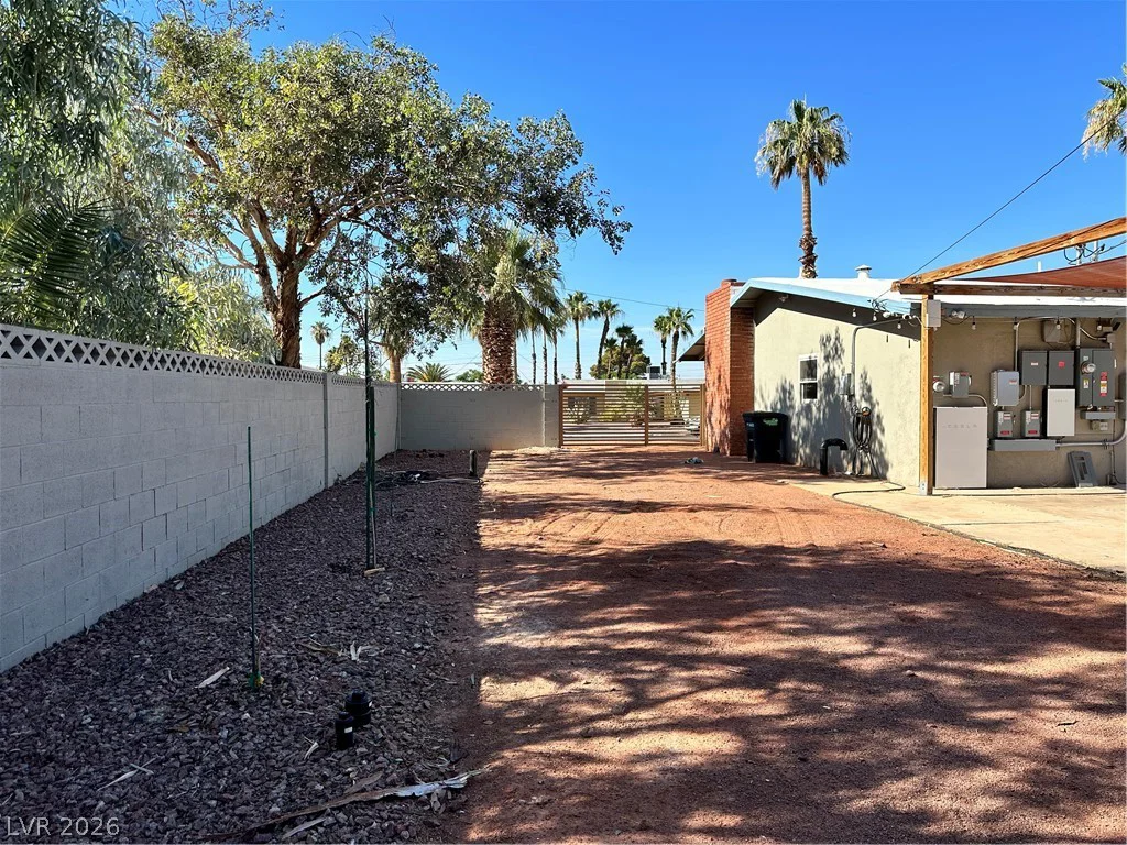 1518 Golden Arrow, Las Vegas, NV 89169