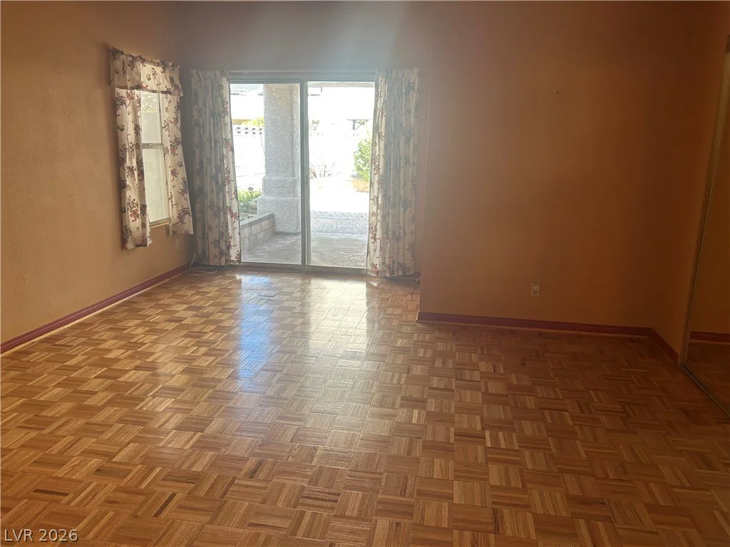 6616 Sterling Springs, Las Vegas, NV 89108