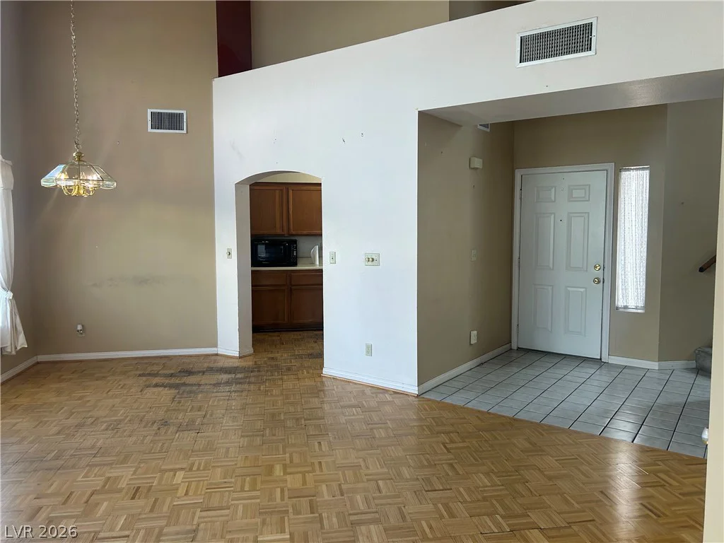 6616 Sterling Springs, Las Vegas, NV 89108