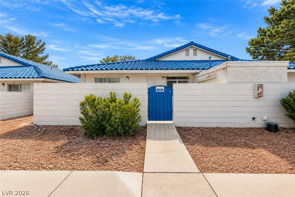 2132 Chertsey, Las Vegas, NV 89108