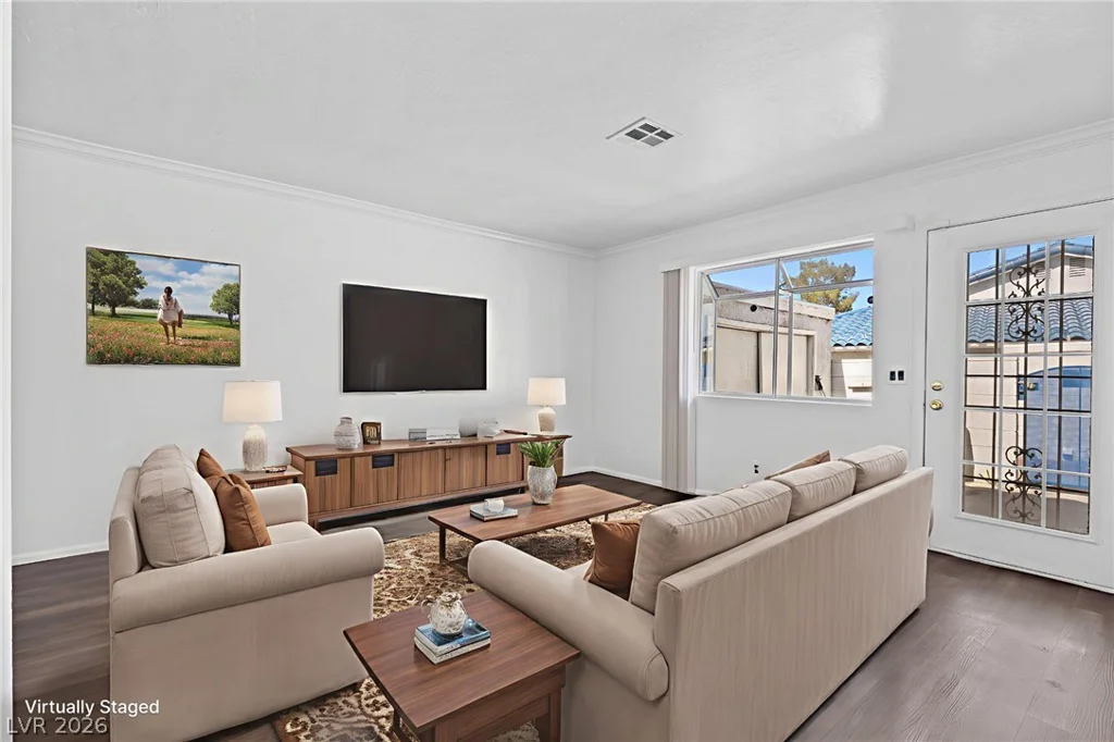 2132 Chertsey, Las Vegas, NV 89108