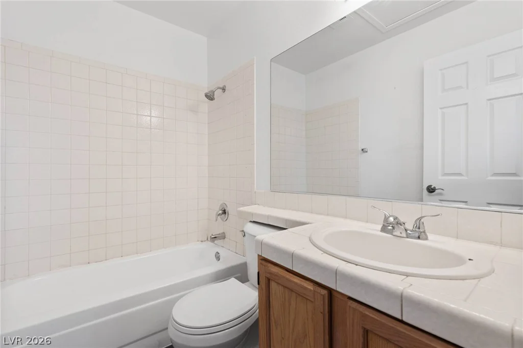 2132 Chertsey, Las Vegas, NV 89108