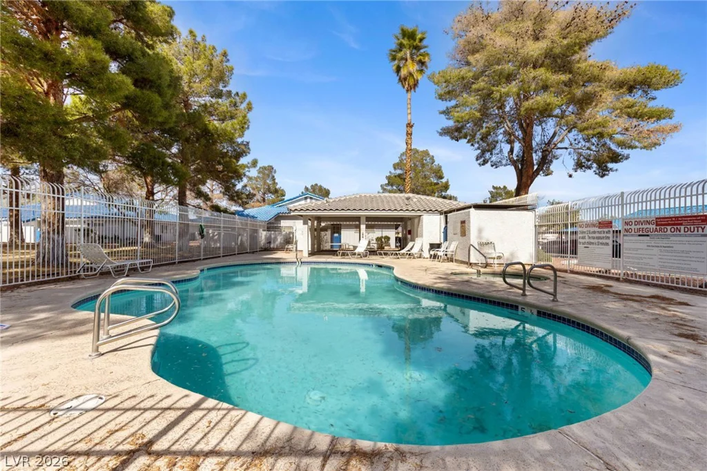 2132 Chertsey, Las Vegas, NV 89108