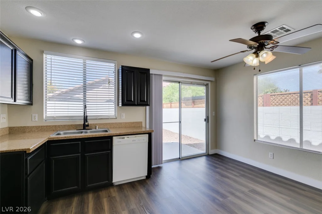 8628 Shady Pines, Las Vegas, NV 89143