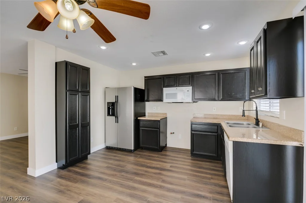 8628 Shady Pines, Las Vegas, NV 89143