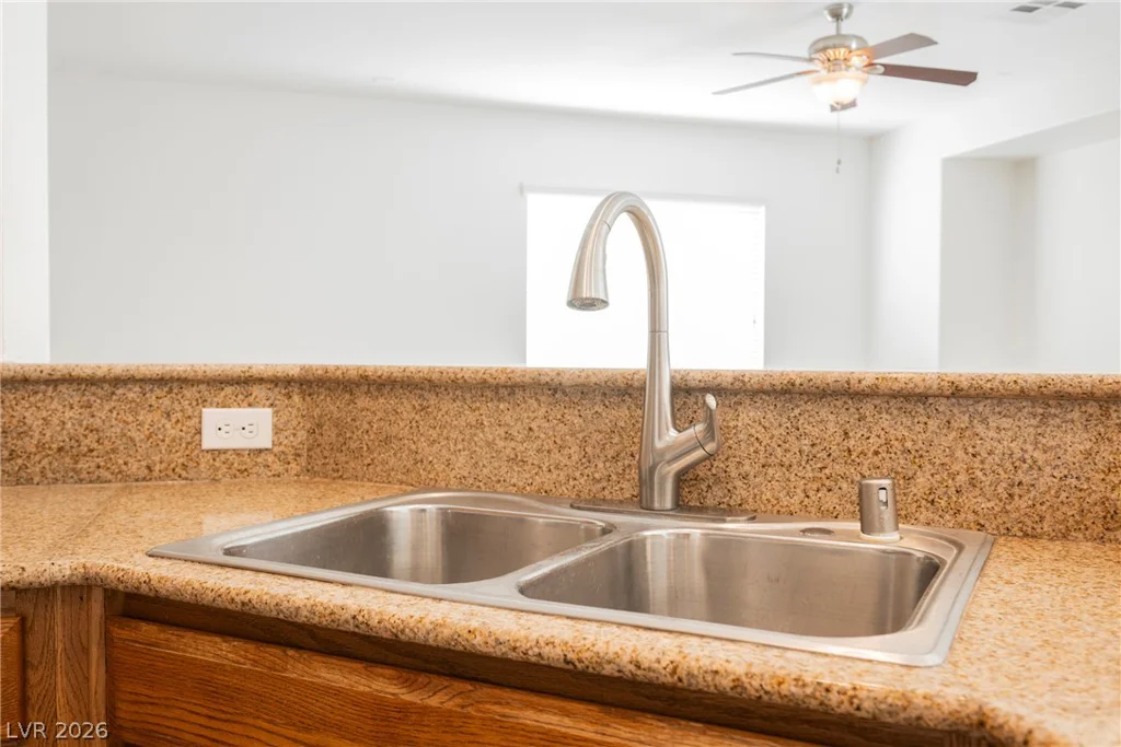 1513 Groom, North Las Vegas, NV 89081