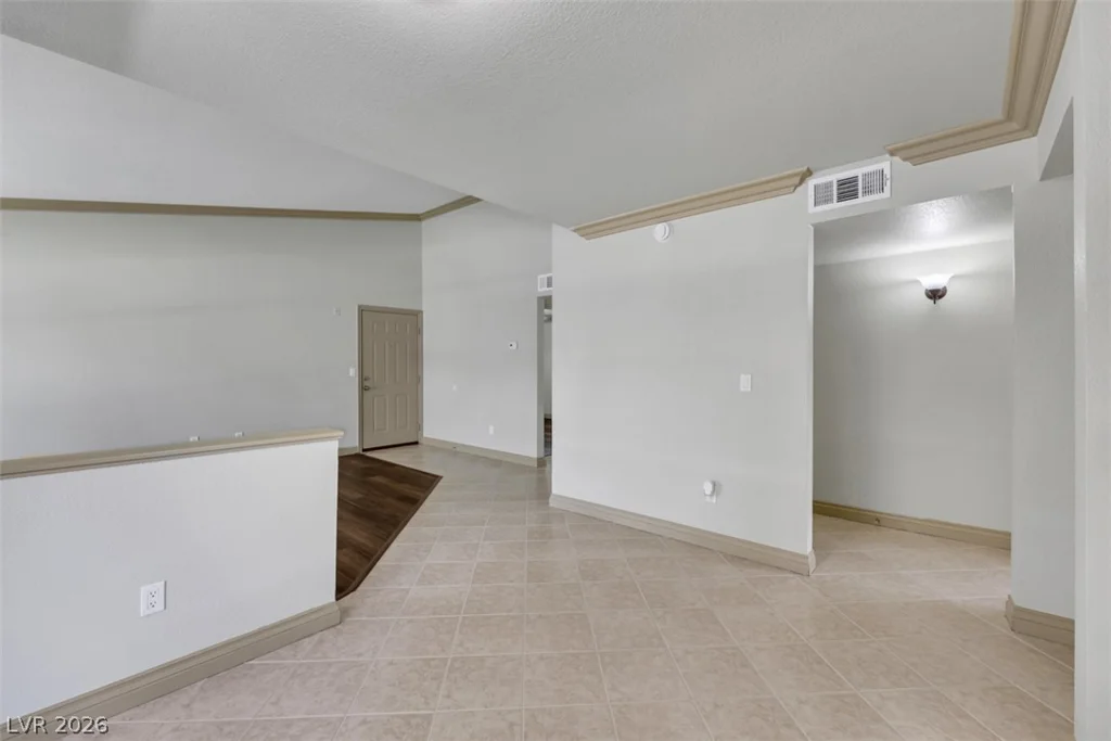8101 Flamingo, Las Vegas, NV 89147
