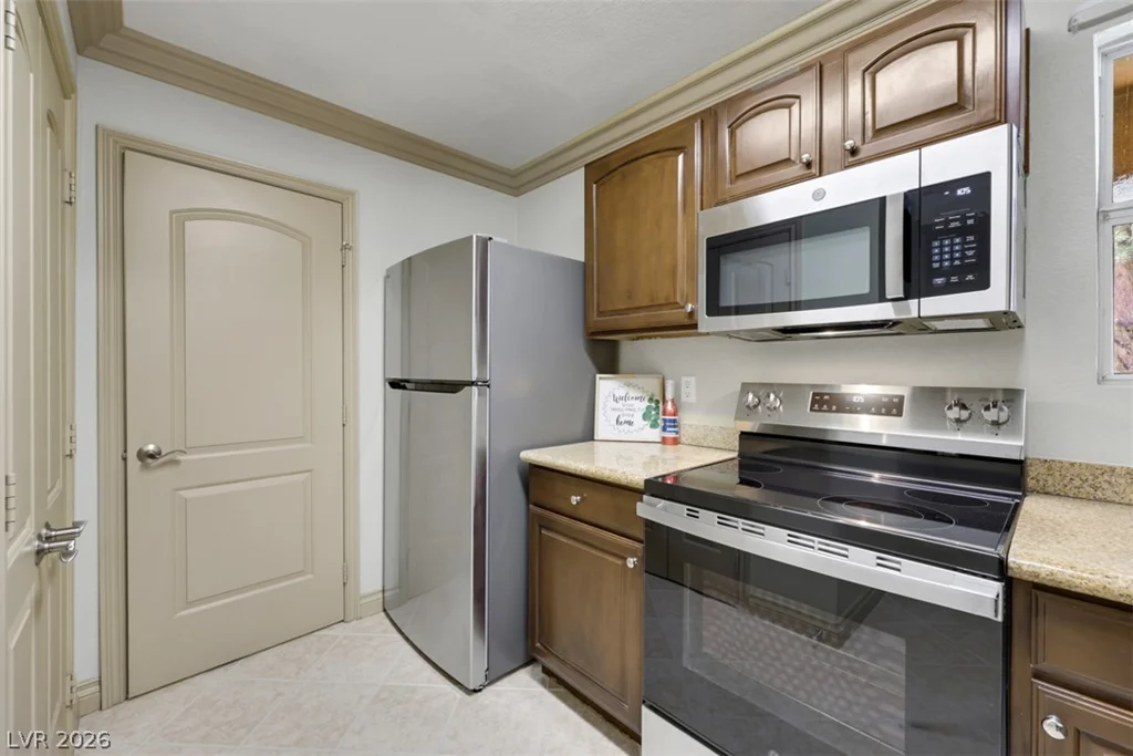 8101 Flamingo, Las Vegas, NV 89147