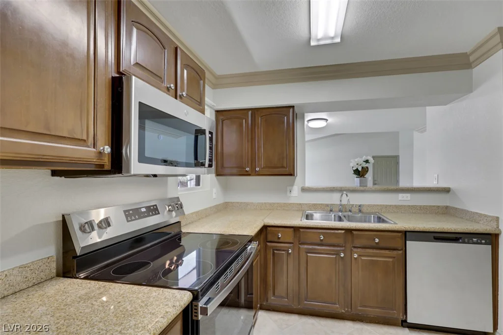 8101 Flamingo, Las Vegas, NV 89147