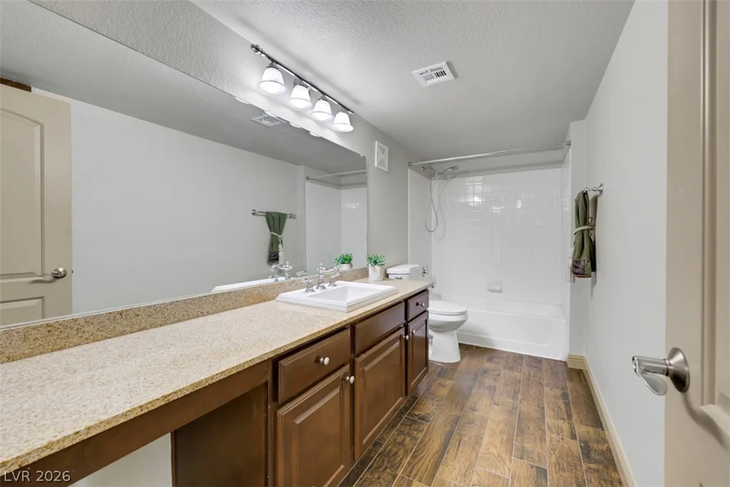 8101 Flamingo, Las Vegas, NV 89147