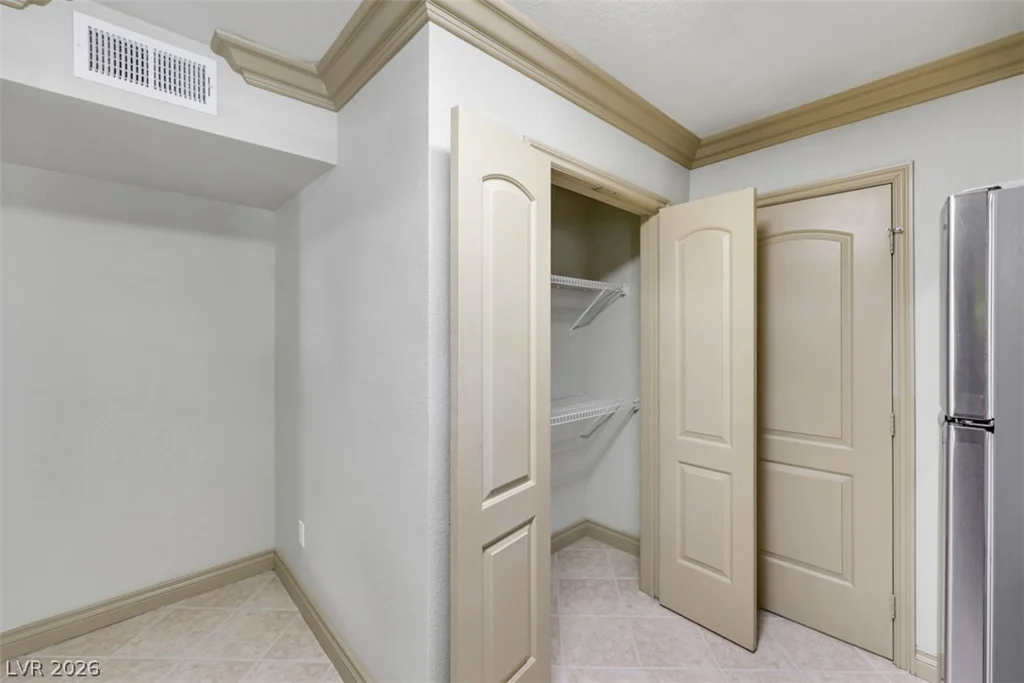 8101 Flamingo, Las Vegas, NV 89147