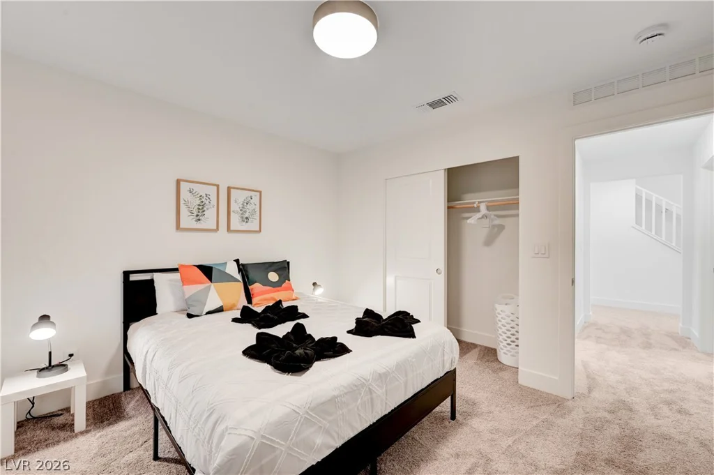 7823 Lacemaker, Las Vegas, NV 89113