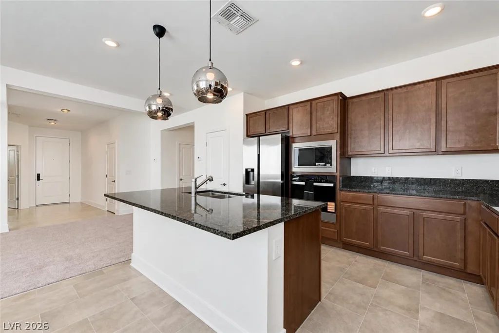 7823 Lacemaker, Las Vegas, NV 89113