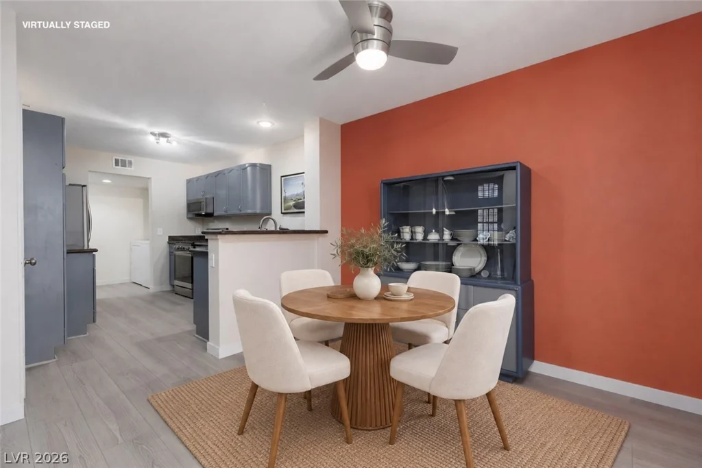 1032 Sun Wood, Las Vegas, NV 89145
