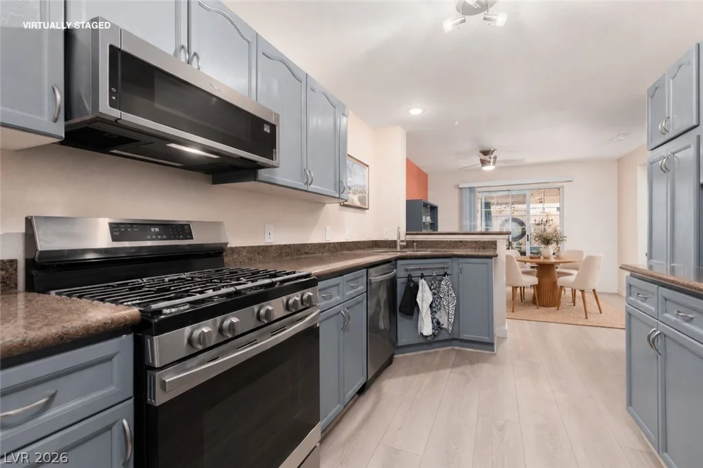 1032 Sun Wood, Las Vegas, NV 89145