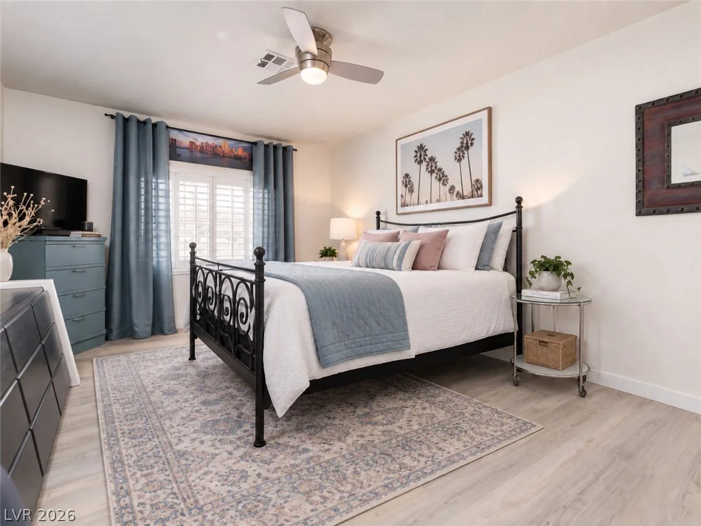 1032 Sun Wood, Las Vegas, NV 89145