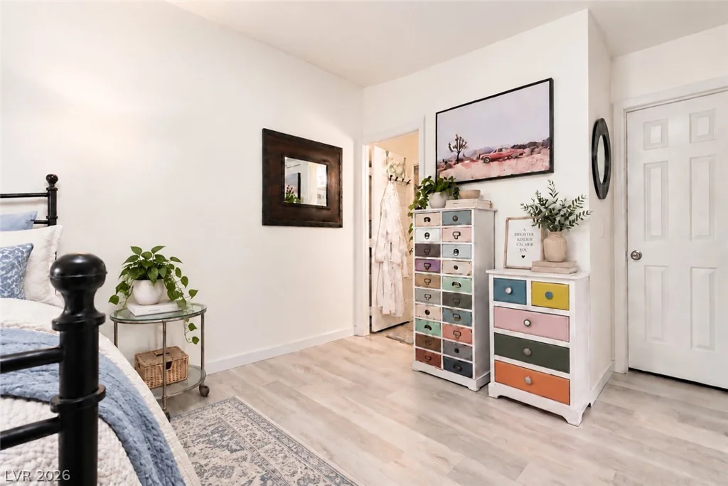 1032 Sun Wood, Las Vegas, NV 89145