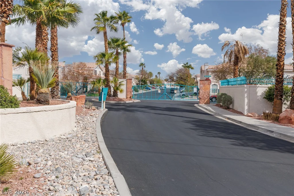 1032 Sun Wood, Las Vegas, NV 89145