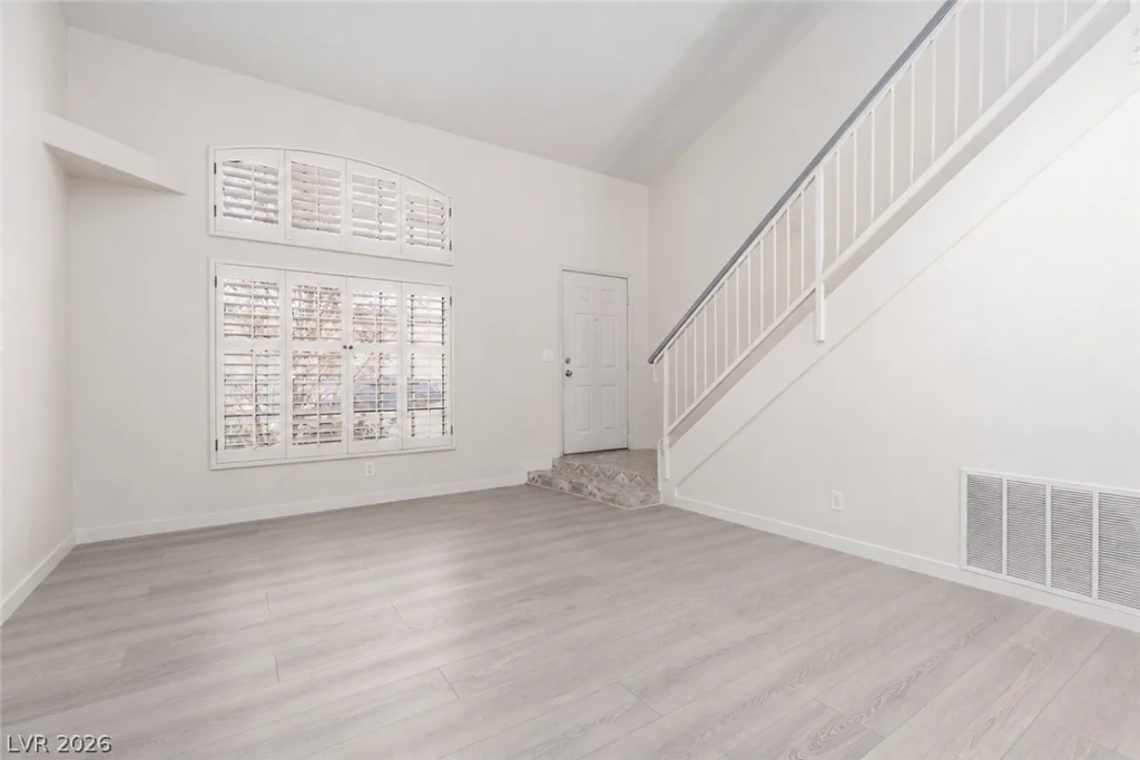 1032 Sun Wood, Las Vegas, NV 89145