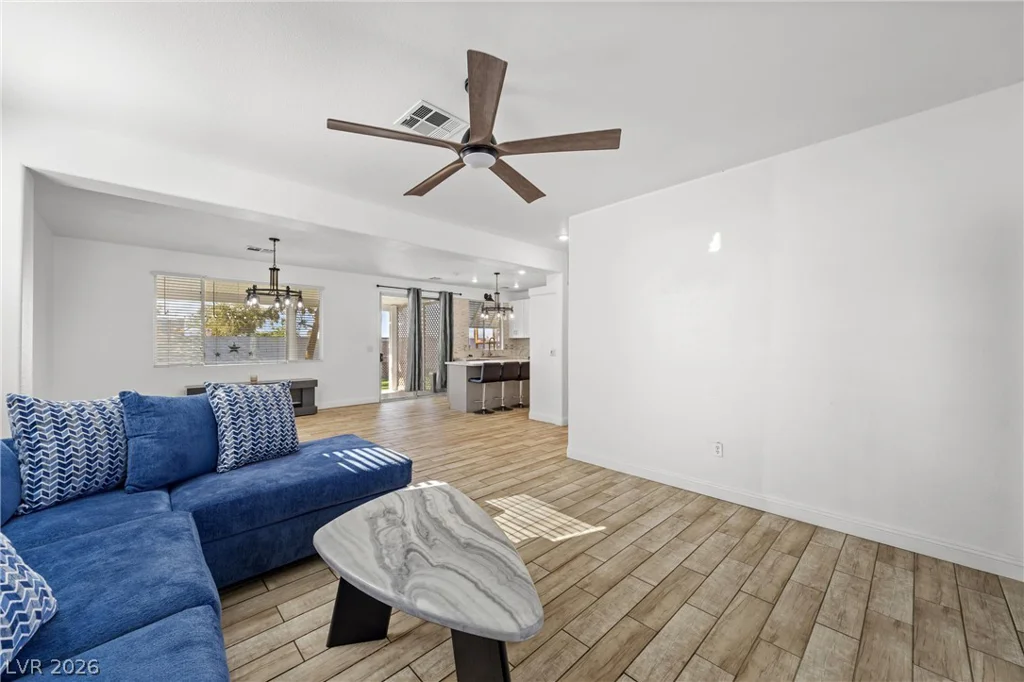 6211 Babson, Las Vegas, NV 89110