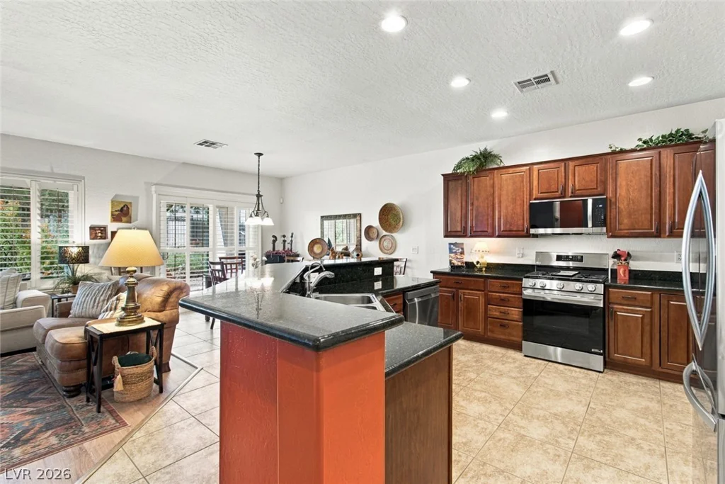 7817 Pine Warbler, North Las Vegas, NV 89084