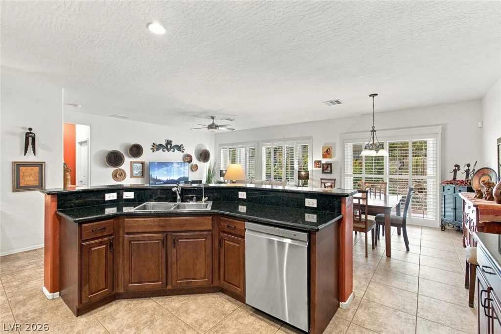 7817 Pine Warbler, North Las Vegas, NV 89084
