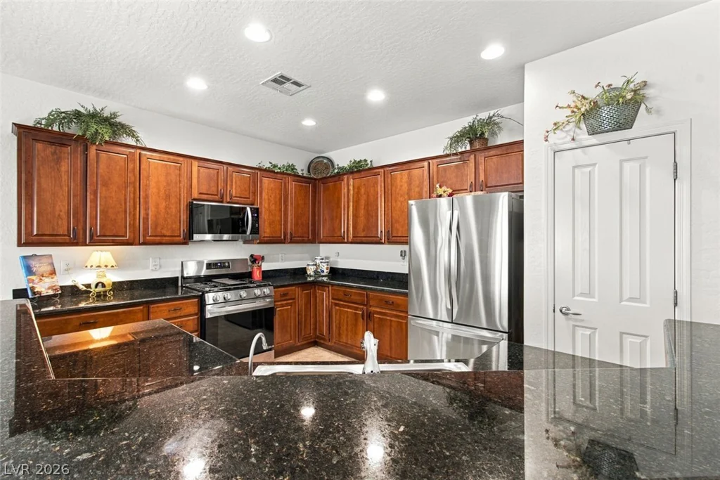 7817 Pine Warbler, North Las Vegas, NV 89084