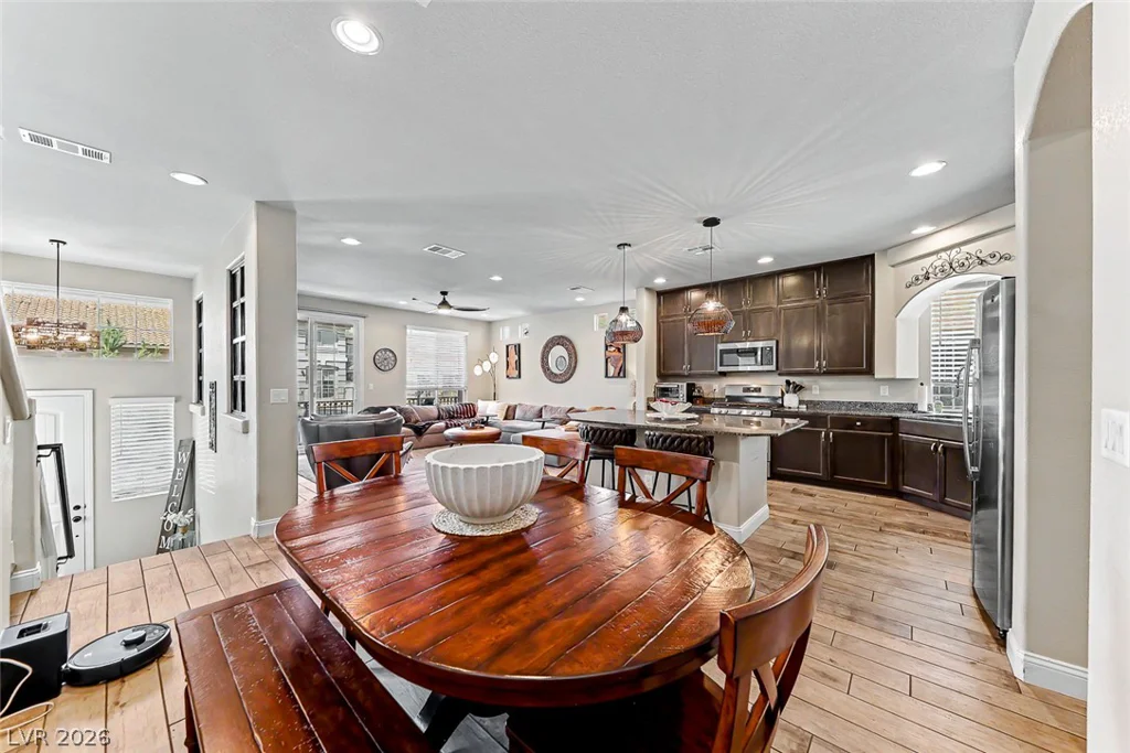 7064 Adler Falls, Las Vegas, NV 89118