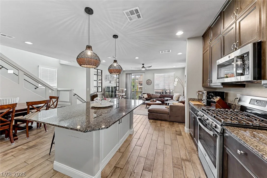 7064 Adler Falls, Las Vegas, NV 89118