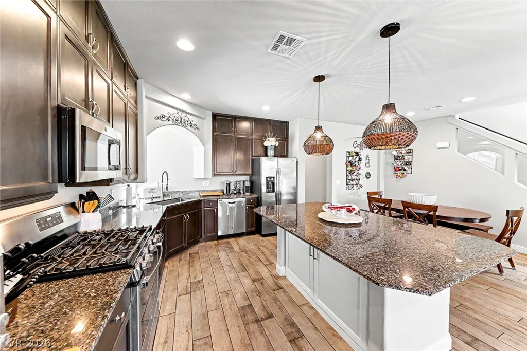 7064 Adler Falls, Las Vegas, NV 89118