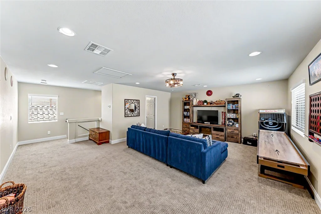 7064 Adler Falls, Las Vegas, NV 89118