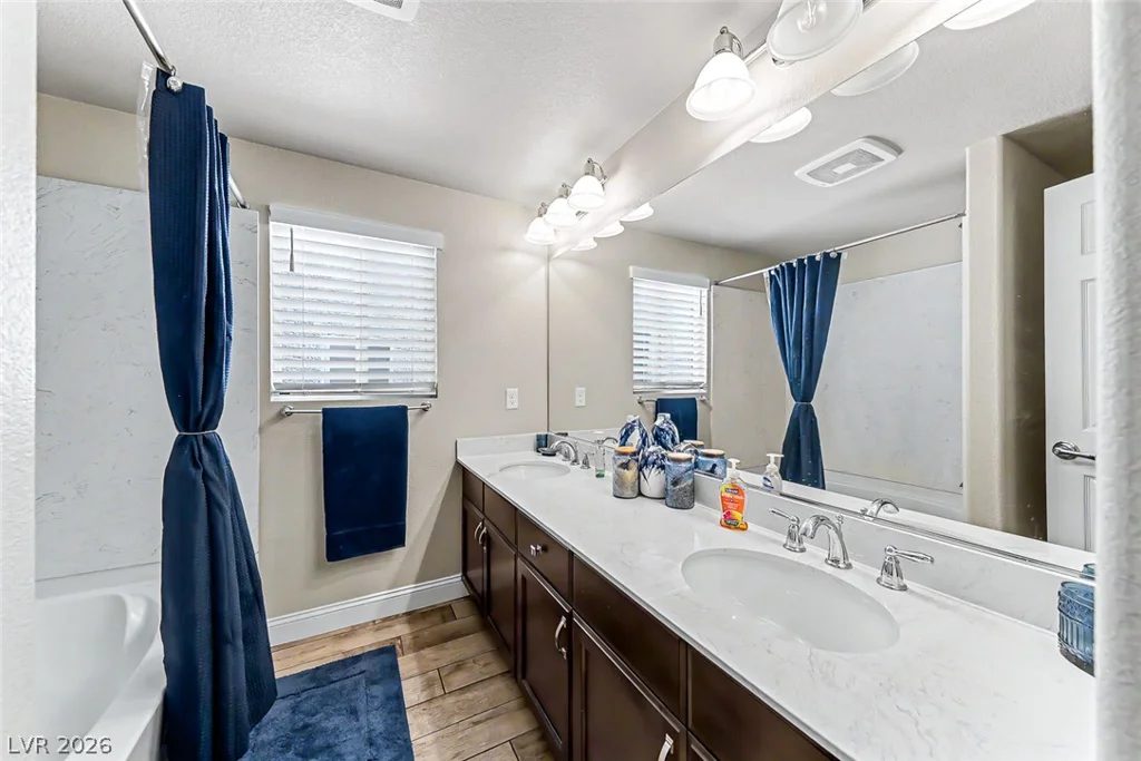 7064 Adler Falls, Las Vegas, NV 89118