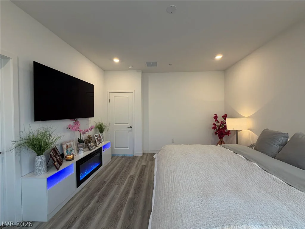 91 Medianoche, Las Vegas, NV 89138
