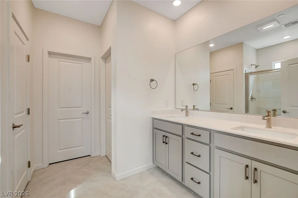 91 Medianoche, Las Vegas, NV 89138