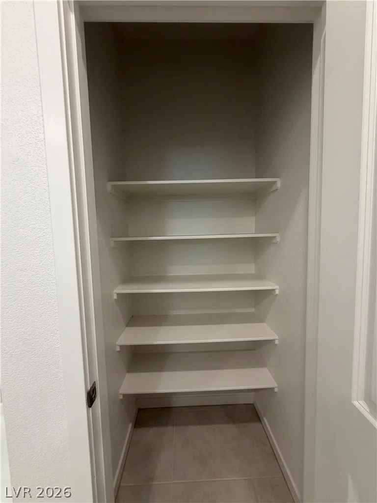 91 Medianoche, Las Vegas, NV 89138