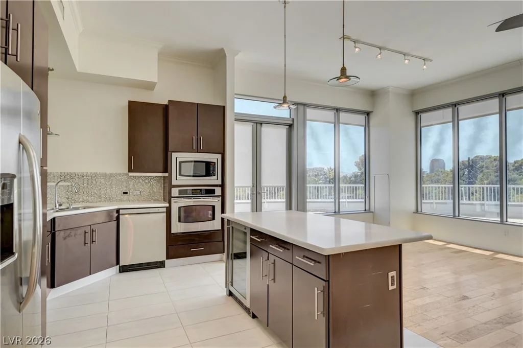 360 Desert Inn, Las Vegas, NV 89109