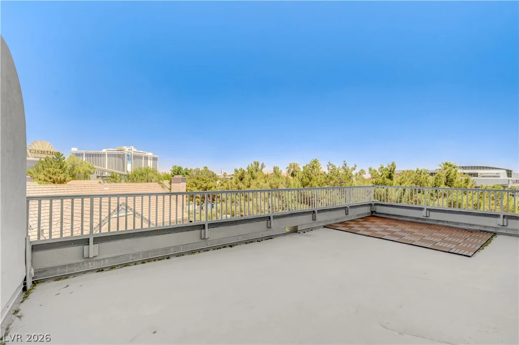 360 Desert Inn, Las Vegas, NV 89109
