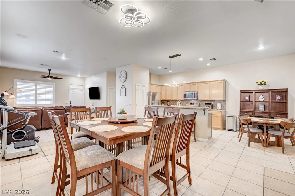 5851 Flight Wing, Las Vegas, NV 89113