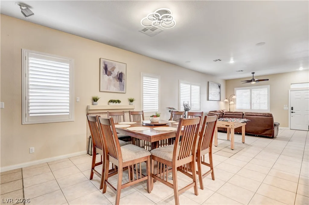 5851 Flight Wing, Las Vegas, NV 89113