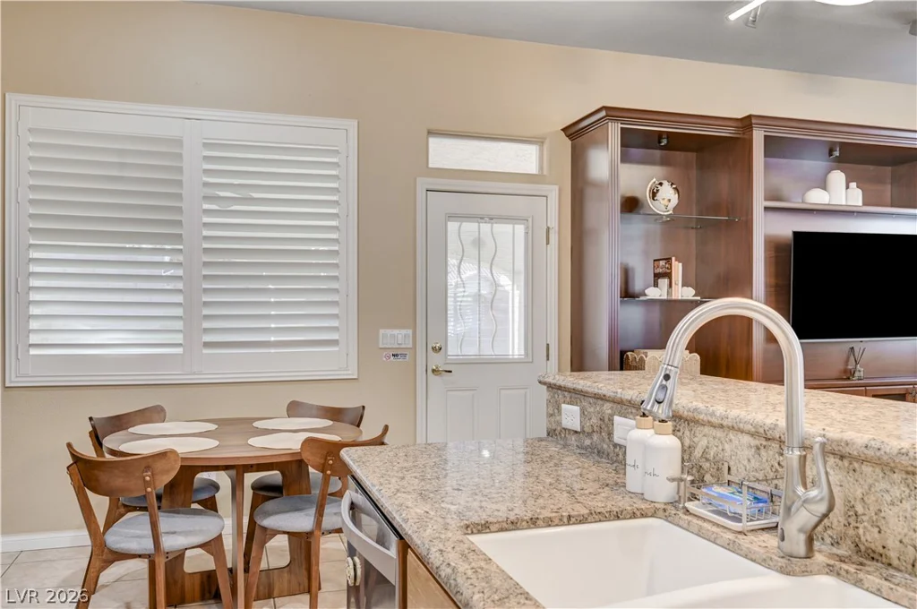 5851 Flight Wing, Las Vegas, NV 89113