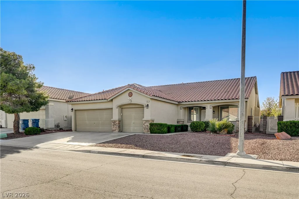 5851 Flight Wing, Las Vegas, NV 89113